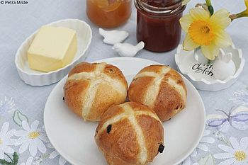 Hot Cross Buns: Traditionelles Gebäck zu Karfreitag und Ostern