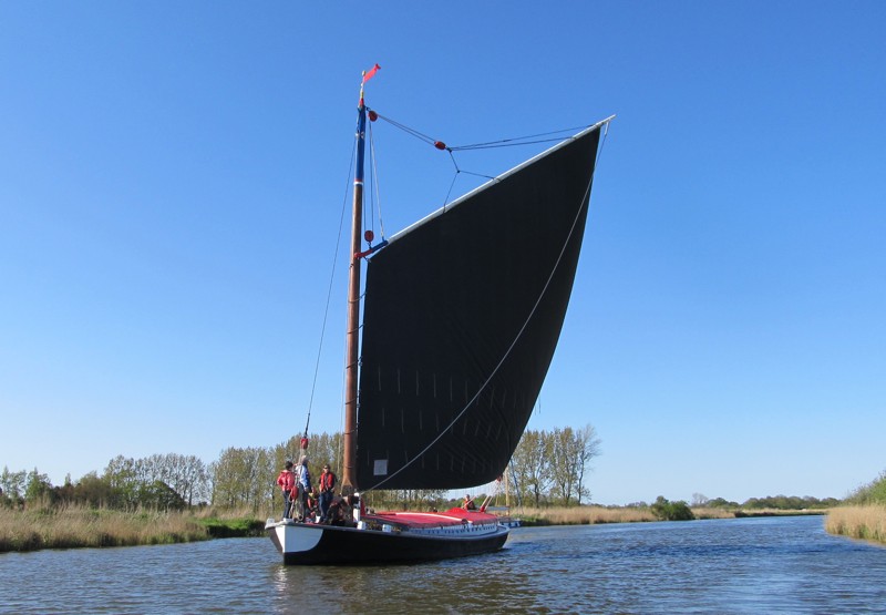 Norfolk-Logbuch, Eintrag 6: Windmühlen und Transportsegler