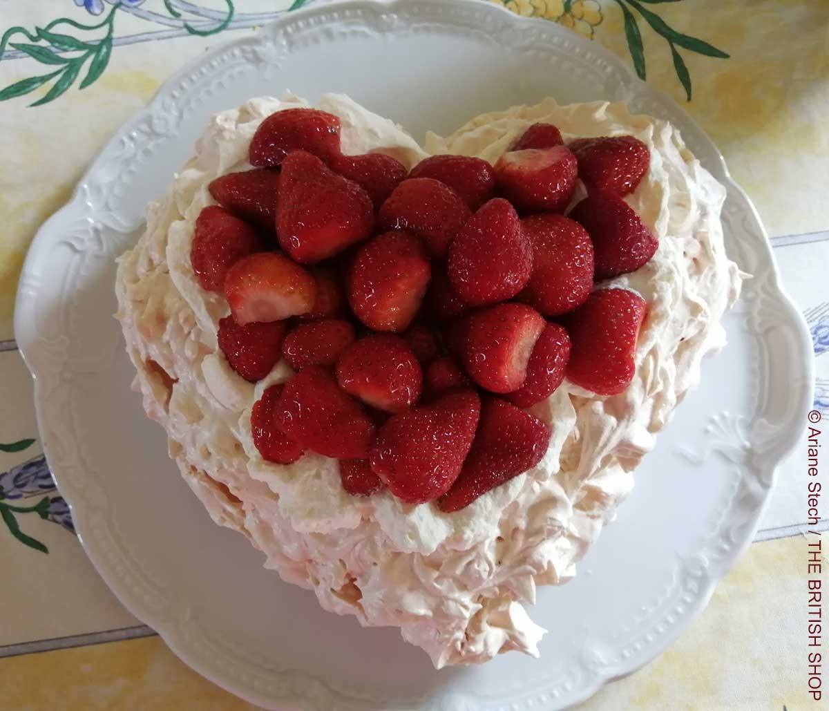 Luft und Liebe (und Schlagsahne): Eine Pavlova zum Valentinstag