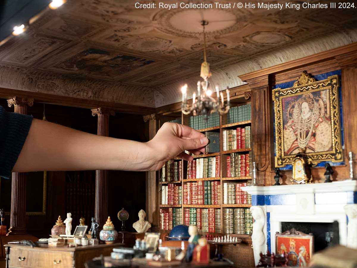 Bibliothek in Queen Mary's Dolls' House