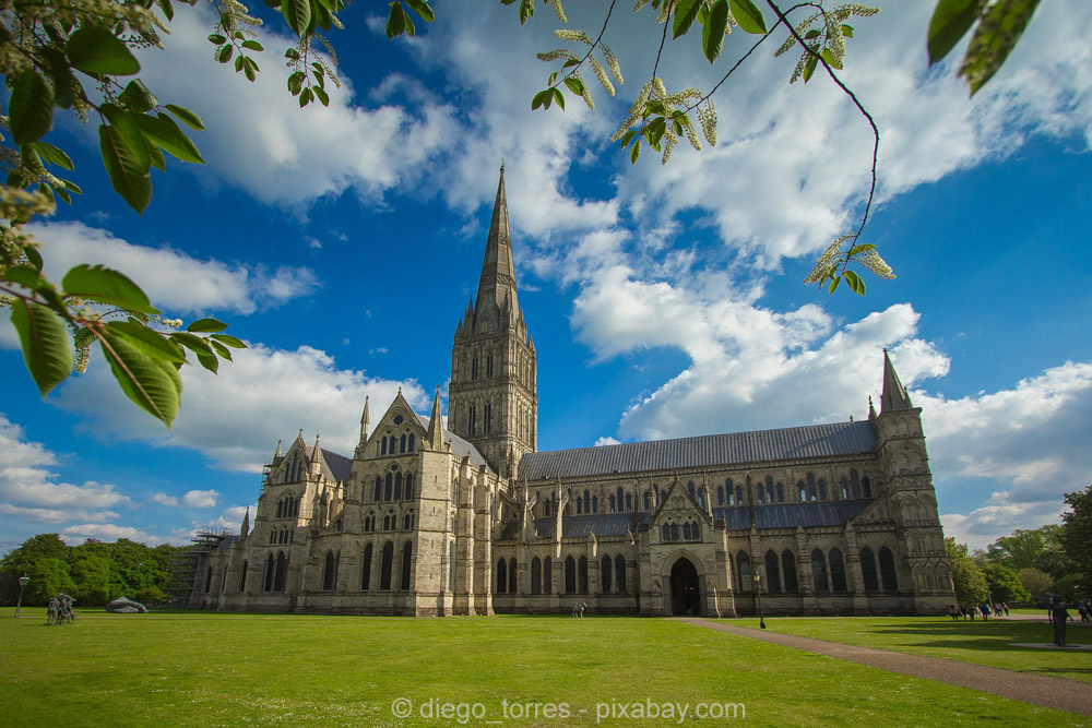 Höchster Turm, kürzeste Bauzeit: Salisbury Cathedral wird 800